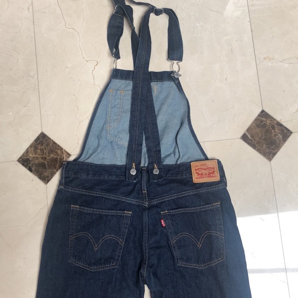 Levi’s dark denim overalls - Picture 2 of 10